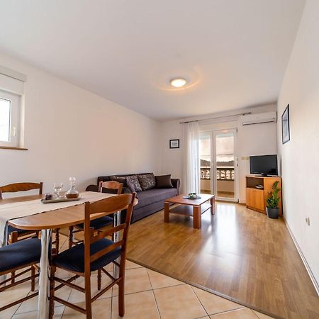 Apartmani Devcic Palit 외부 사진
