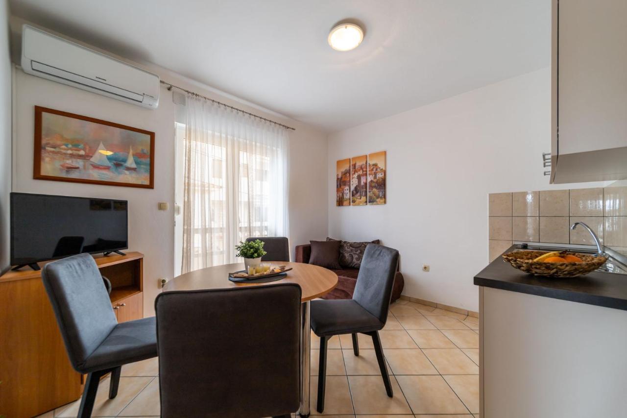 Apartmani Devcic Palit 외부 사진