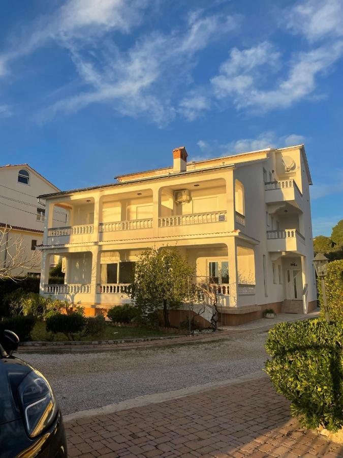 Apartmani Devcic Palit 외부 사진
