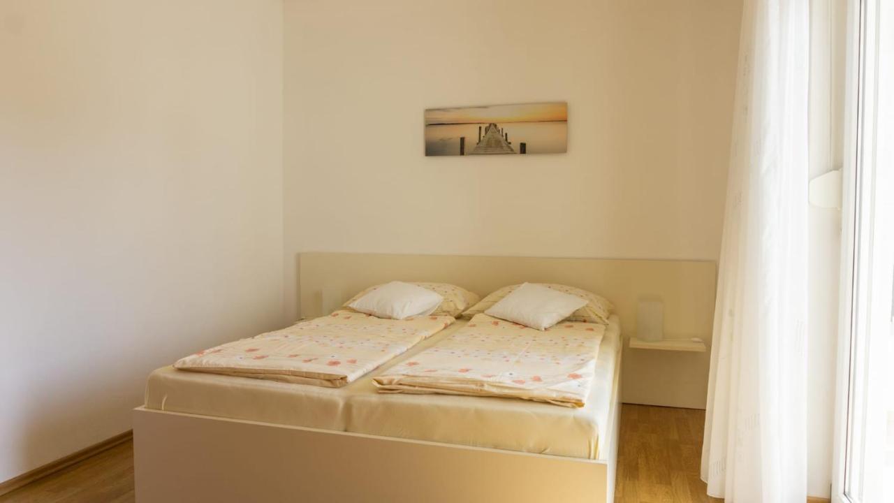 Apartmani Devcic Palit 외부 사진